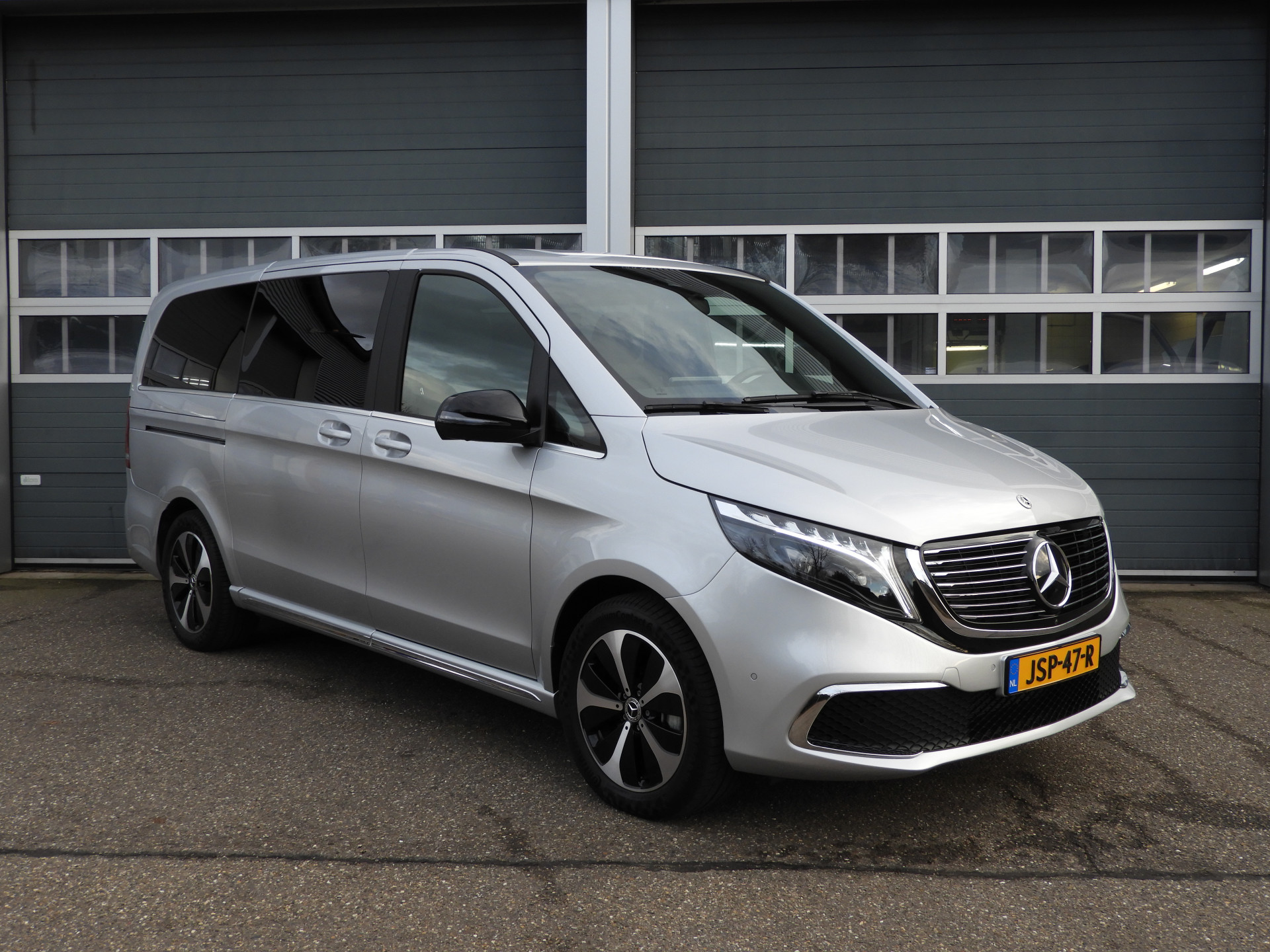 Mercedes-Benz EQV 300 L2 90 kWh 8 PERS | LUCHTVERING | 360° CAMERA | DISTRONIC 50653830-2.jpg | Autobedrijf Vervoort