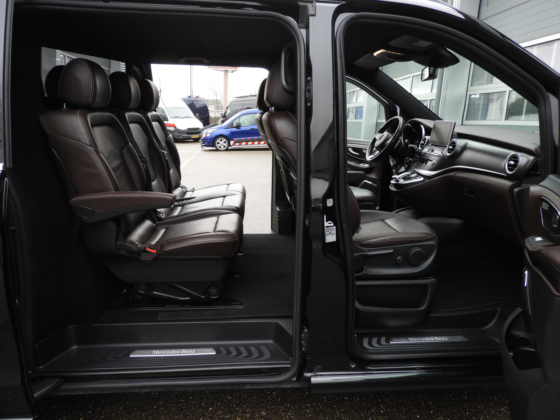 51301731-24.jpg
