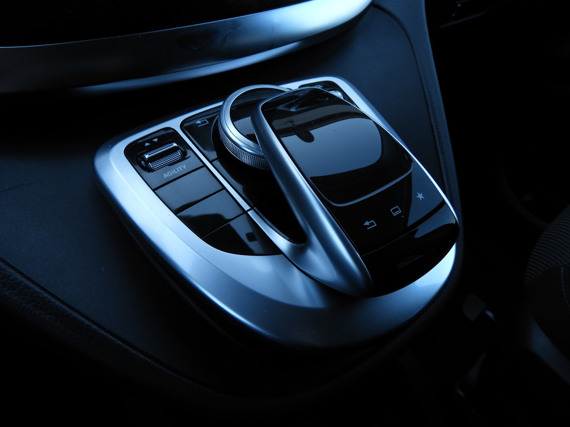 51750445-10.jpg