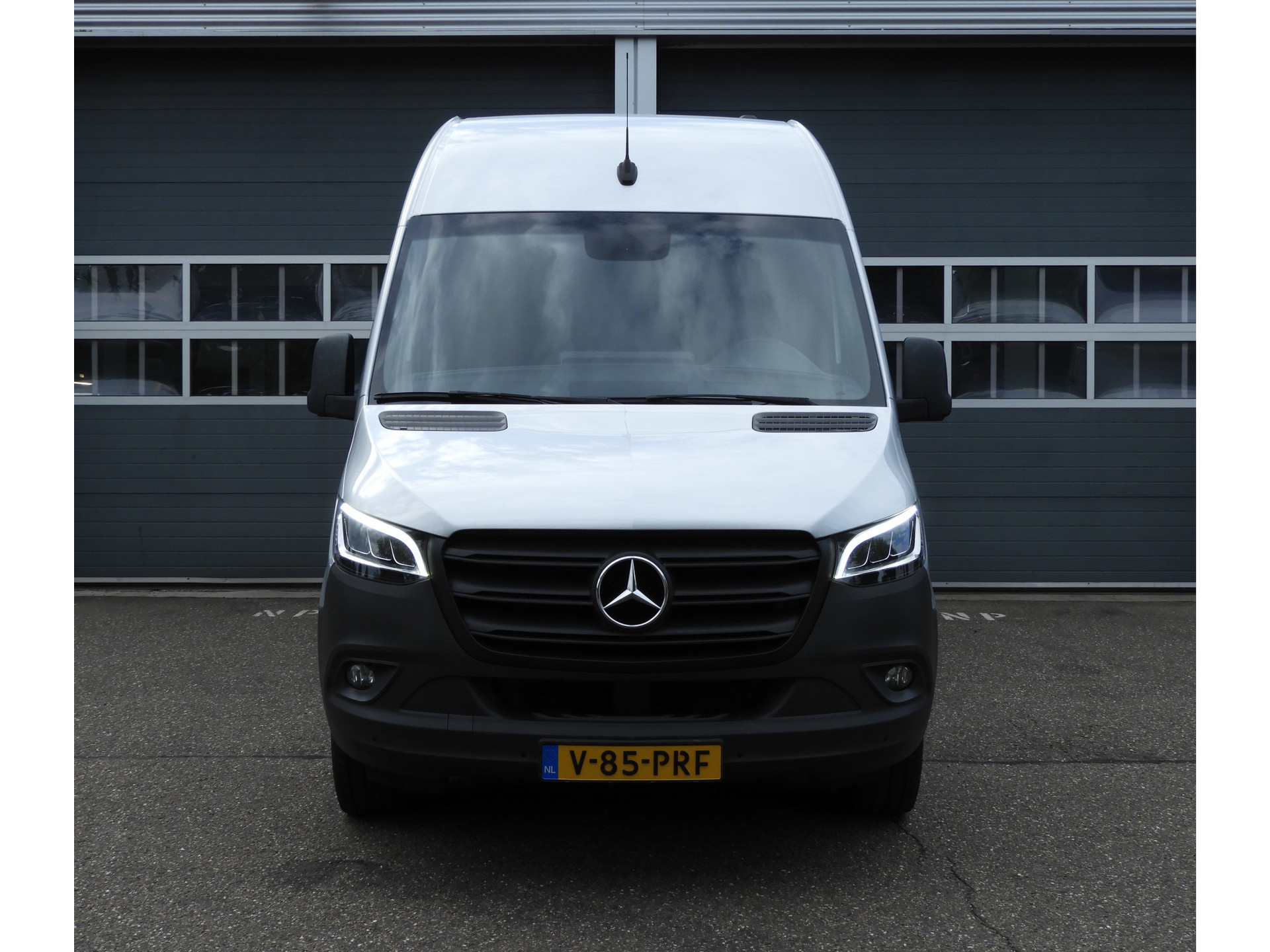 Mercedes-Benz Sprinter 317 1.9 CDI L2H2 RWD AUT | 3.5t TREKHAAK | LED | CRUISE | CAMERA | MBUX 54230970-1.jpg | Autobedrijf Vervoort