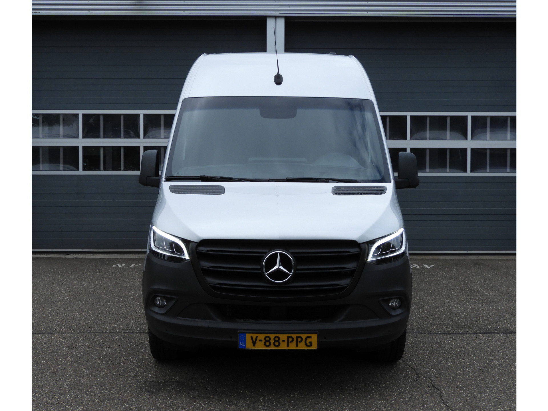 Mercedes-Benz Sprinter 317 1.9 CDI L2H2 RWD AUT | 3.5t TREKHAAK | LED | CRUISE | CAMERA | MBUX 54350996-1.jpg | Autobedrijf Vervoort