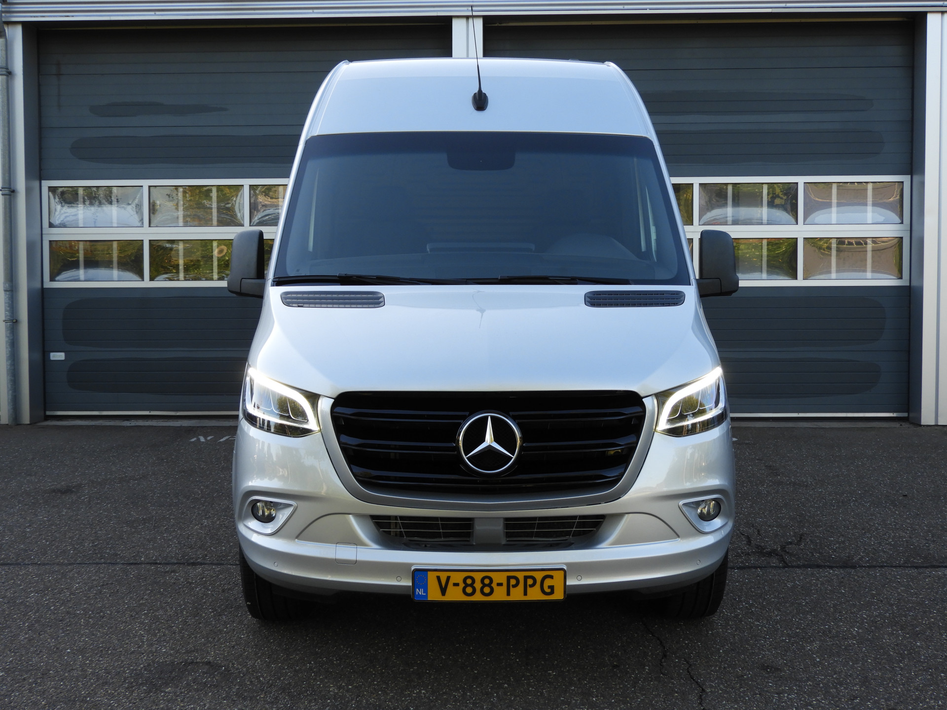 Mercedes-Benz Sprinter 317 1.9 CDI L2H2 RWD AUT | 3.5t TREKHAAK | LED | CRUISE | CAMERA | MBUX 54350996-1.jpg | Autobedrijf Vervoort