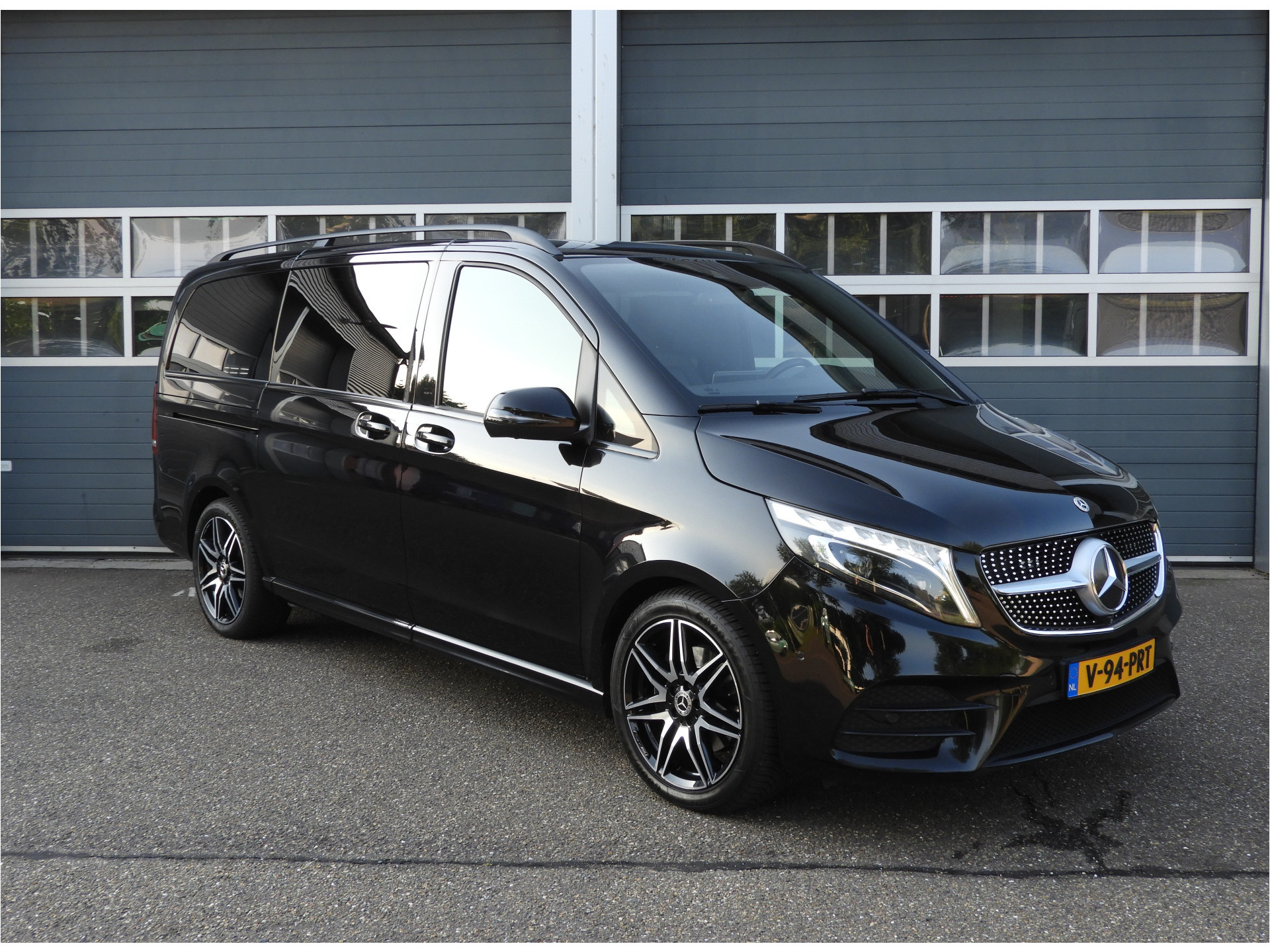 Mercedes-Benz V-Klasse 300d Lang DC Avantgarde AUT | AMG | 360° CAMERA | TREKHAAK | MBUX | LED 54563202-2.jpg | Autobedrijf Vervoort