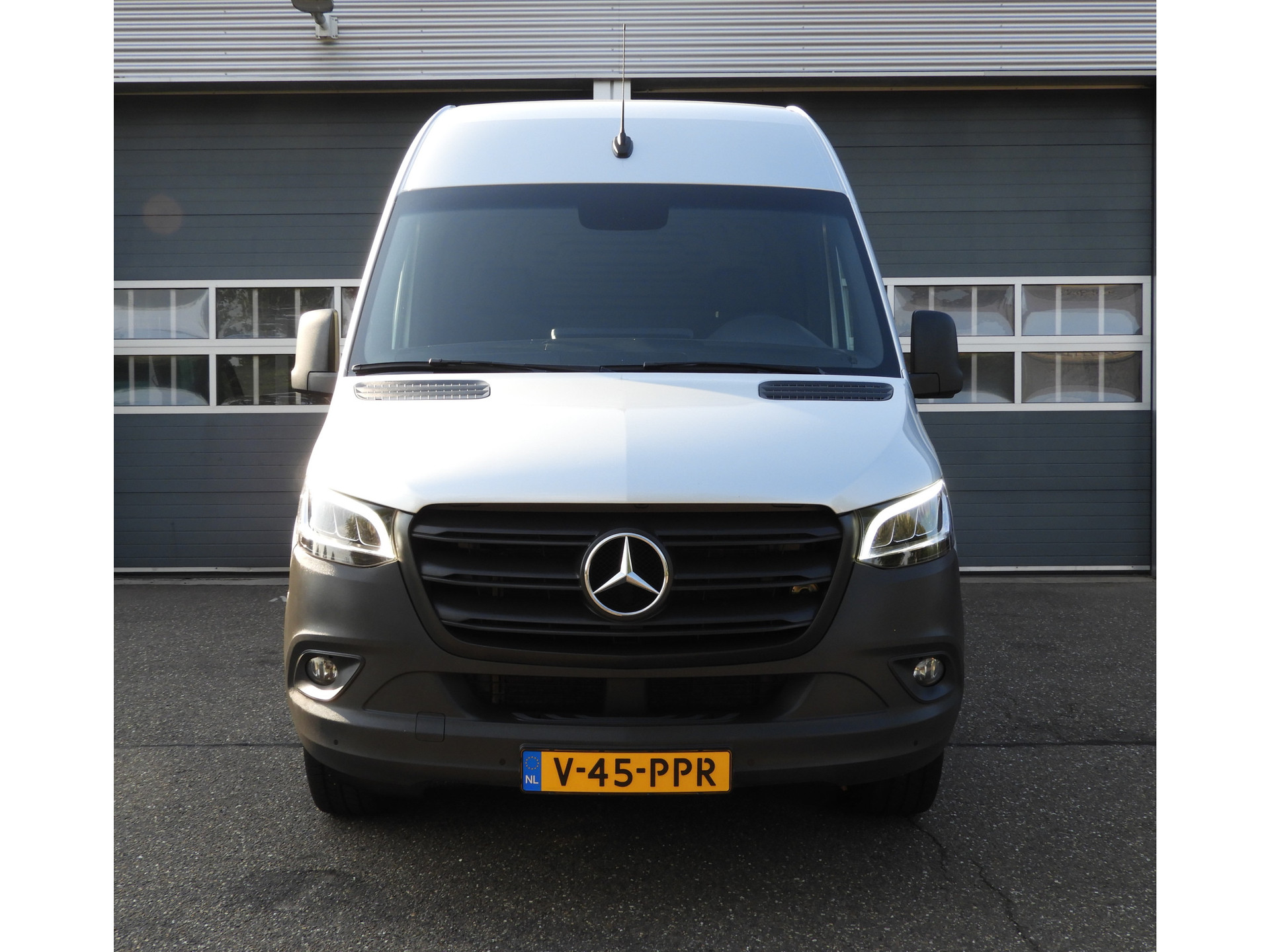 Mercedes-Benz Sprinter 317 1.9 CDI L2H2 RWD AUT | LED | CAMERA | CRUISE | SORTIMO INRICHTING 55011030-1.jpg | Autobedrijf Vervoort