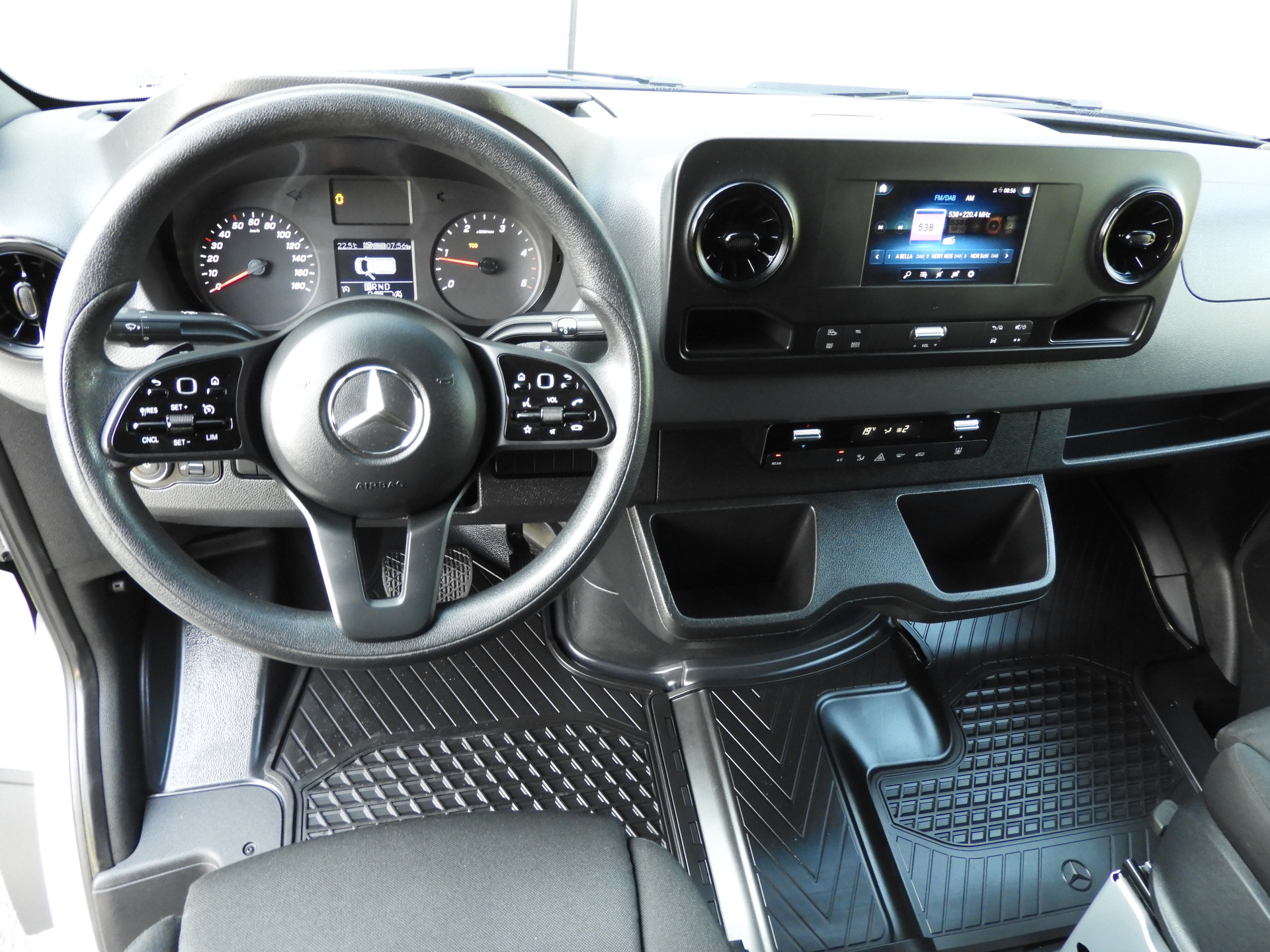 55011030-21.jpg
