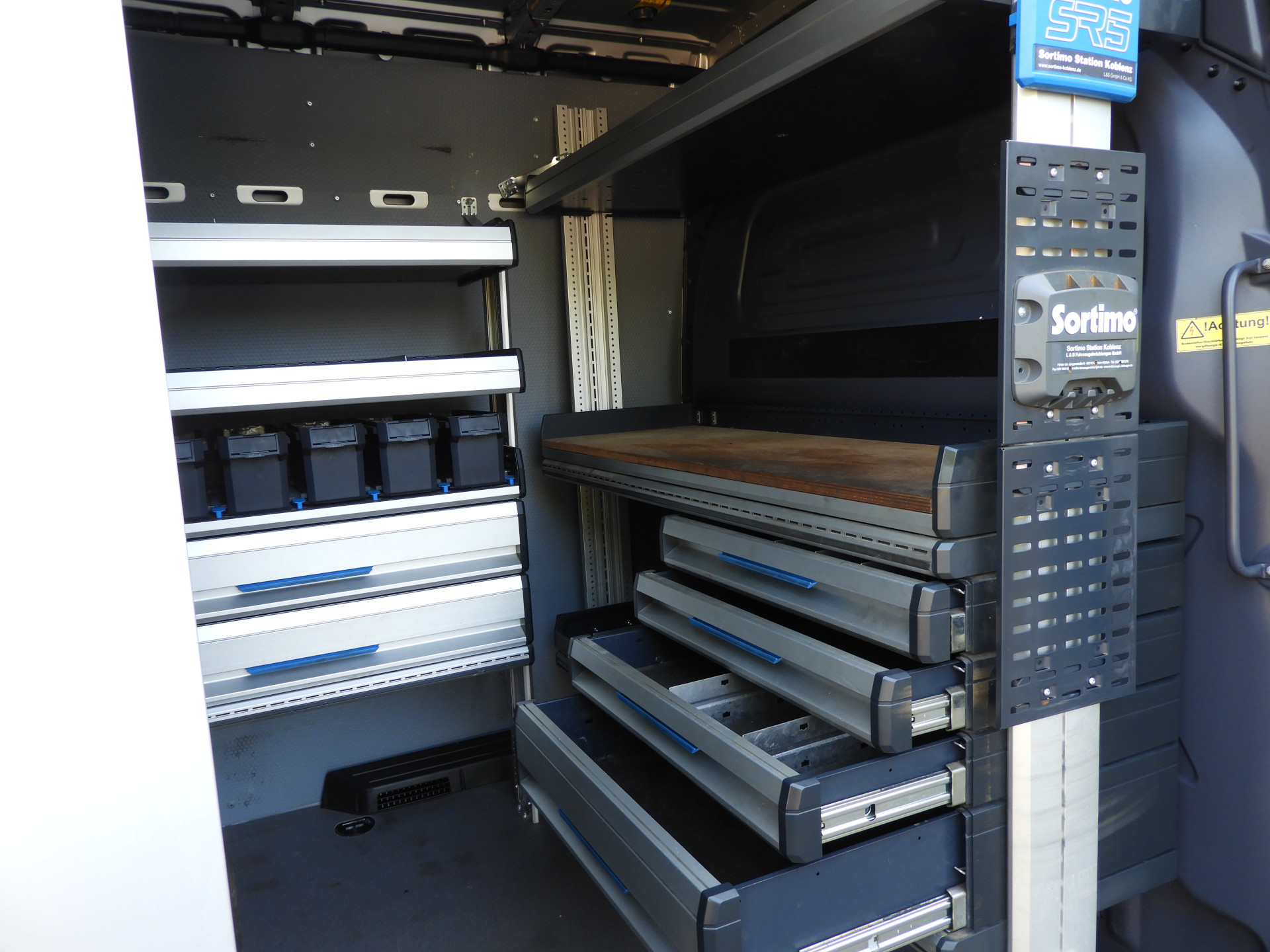 55011030-24.jpg
