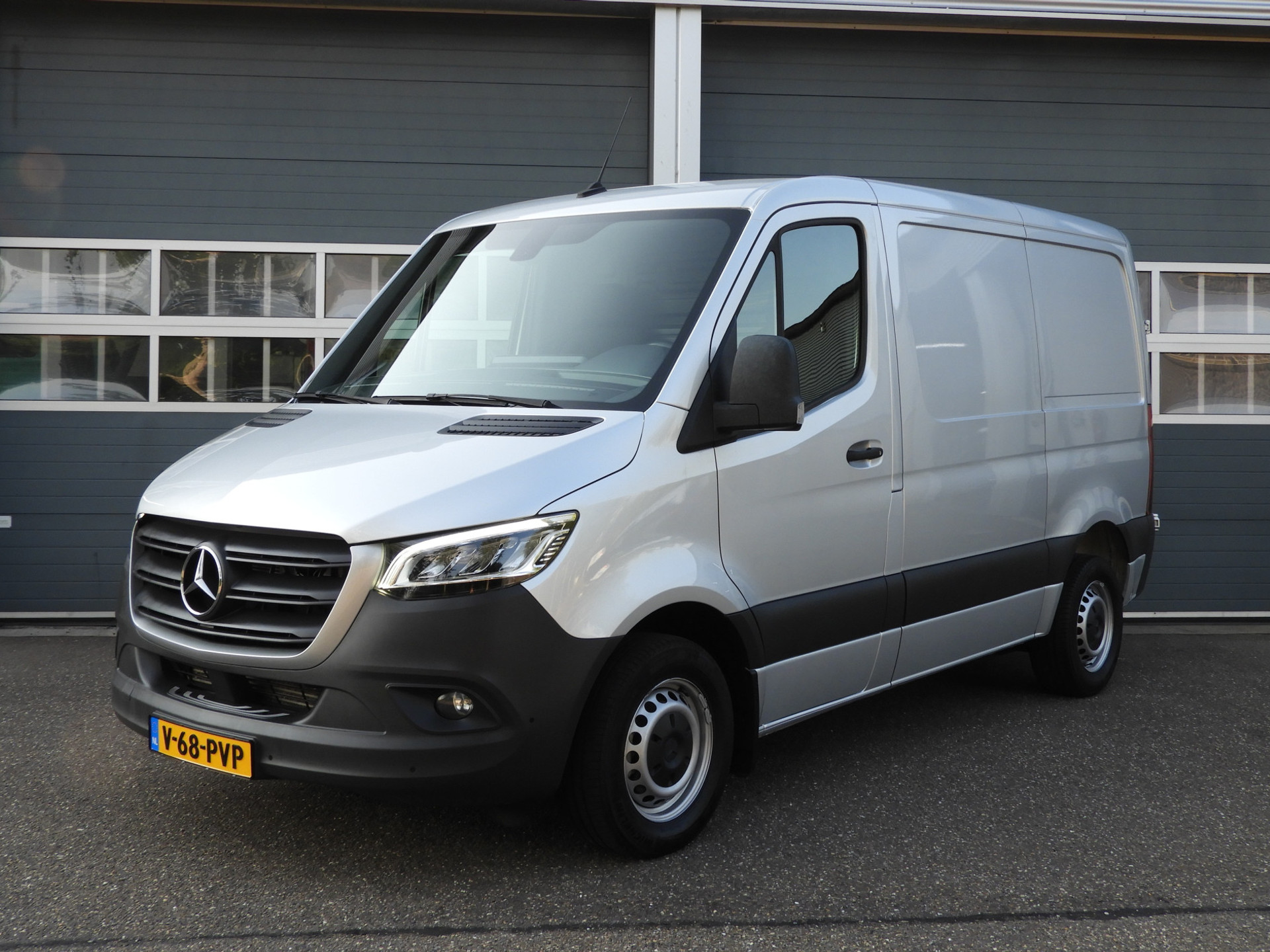 Mercedes-Benz Sprinter 314 2.2 CDI L1H1 AUT | LED | CAMERA | DISTRONIC | MBUX 55013163-0.jpg | Autobedrijf Vervoort