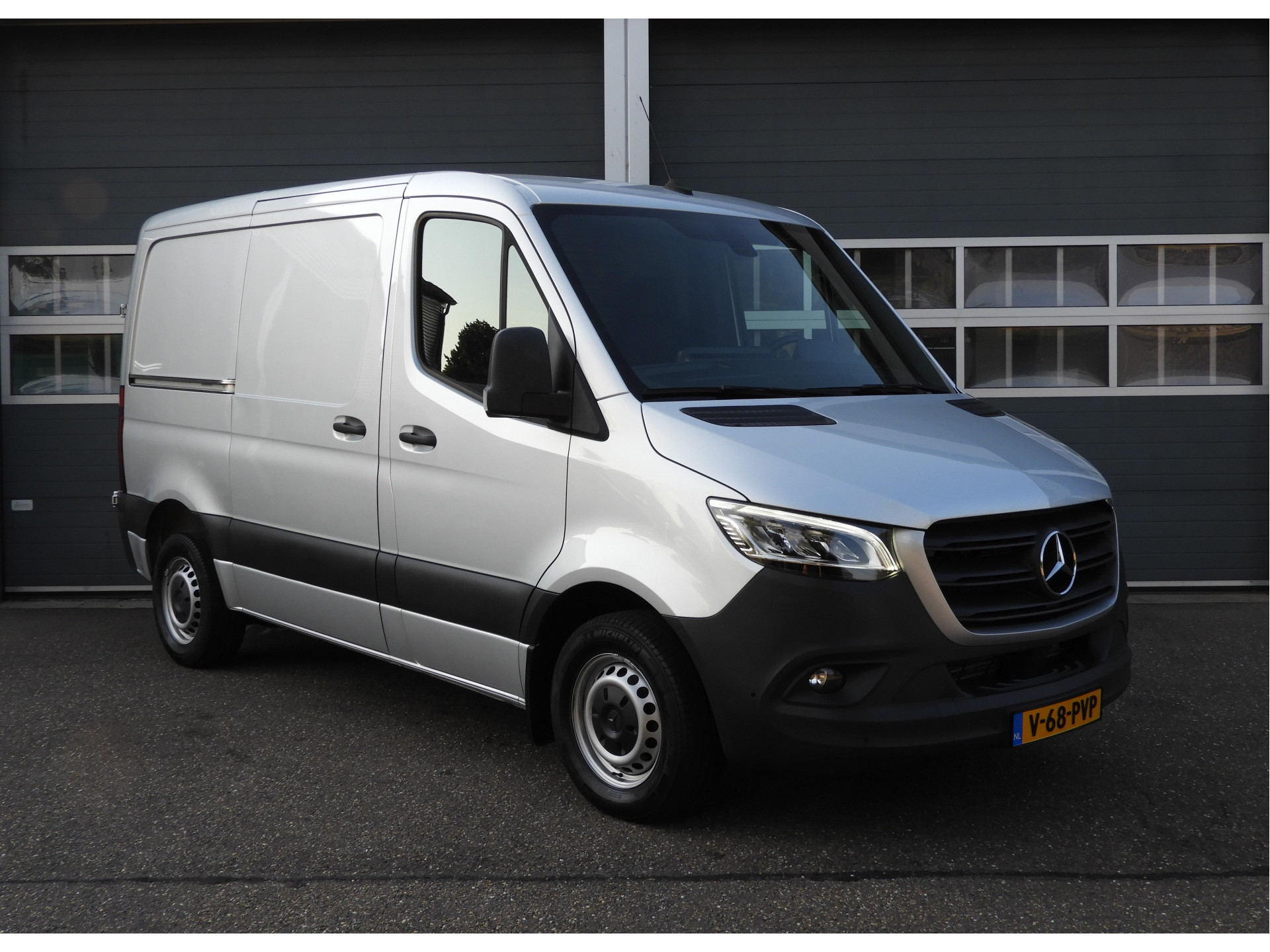 Mercedes-Benz Sprinter 314 2.2 CDI L1H1 AUT | LED | CAMERA | DISTRONIC | MBUX 55013163-2.jpg | Autobedrijf Vervoort