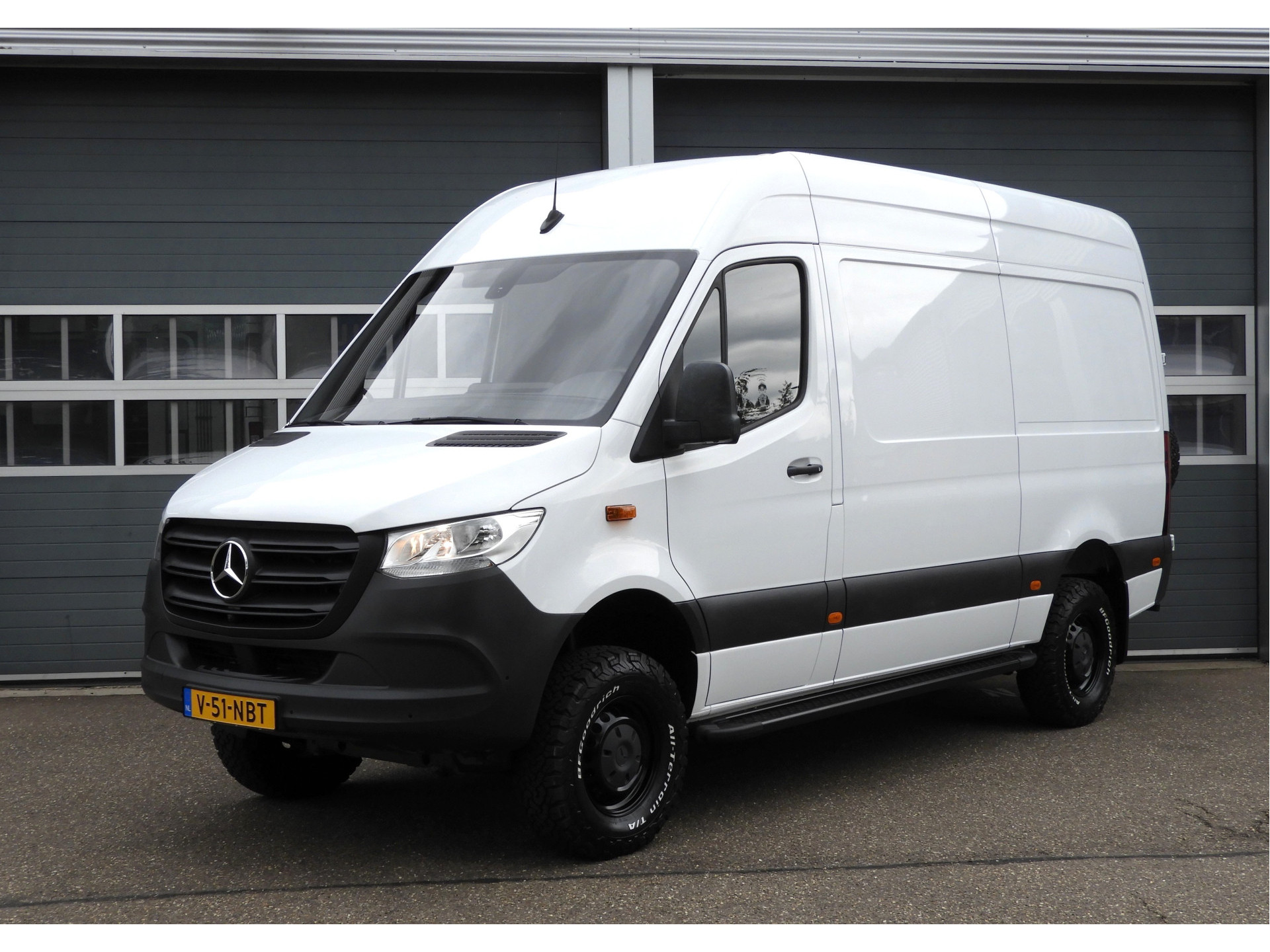 Mercedes-Benz Sprinter 316 2.2 CDI L2H2 4X4 AWD AUT | 2.8t TREKHAAK | 360° CAMERA | MBUX 55355303-0.jpg | Autobedrijf Vervoort