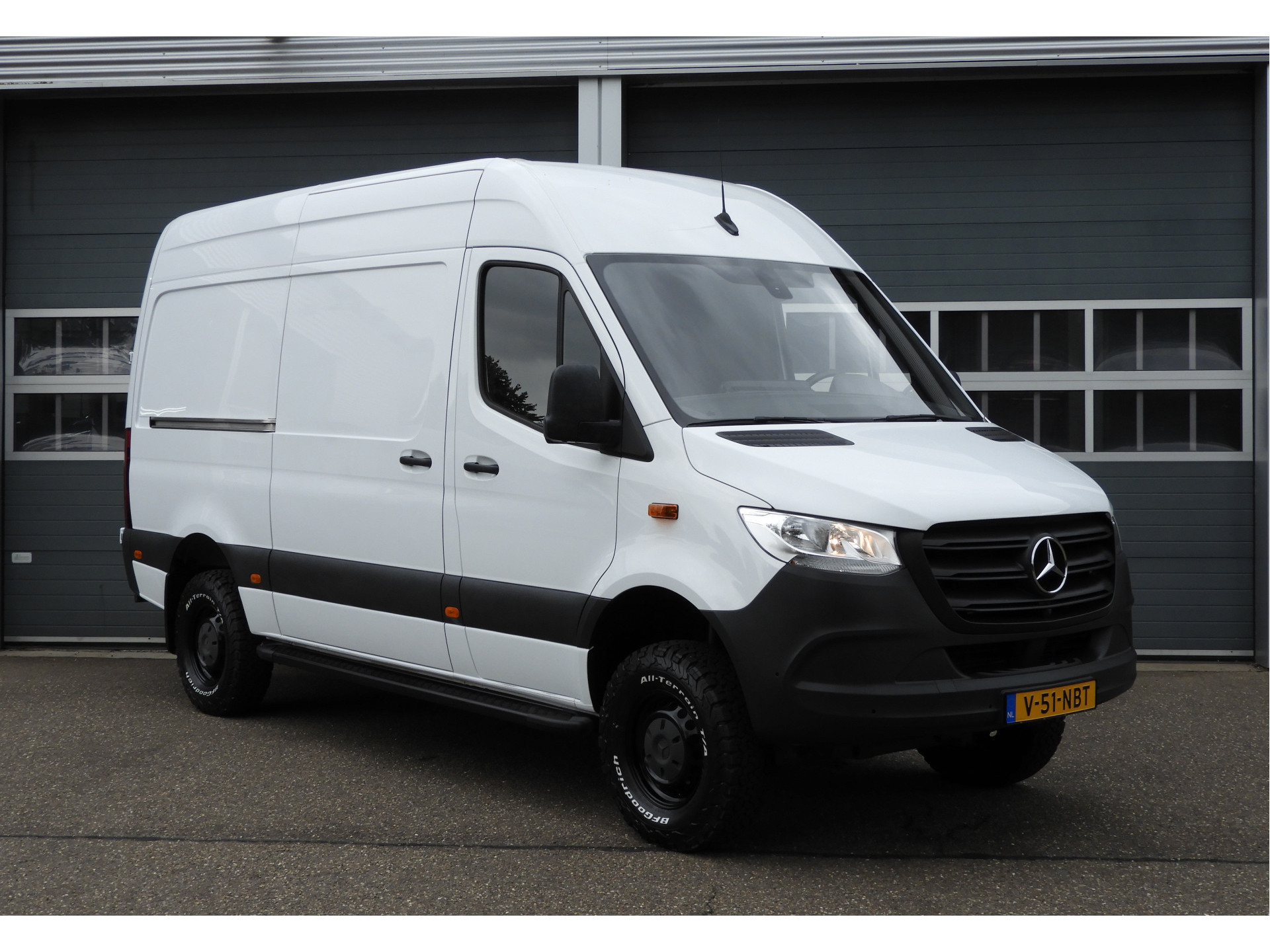 Mercedes-Benz Sprinter 316 2.2 CDI L2H2 4X4 AWD AUT | 2.8t TREKHAAK | 360° CAMERA | MBUX 55355303-2.jpg | Autobedrijf Vervoort