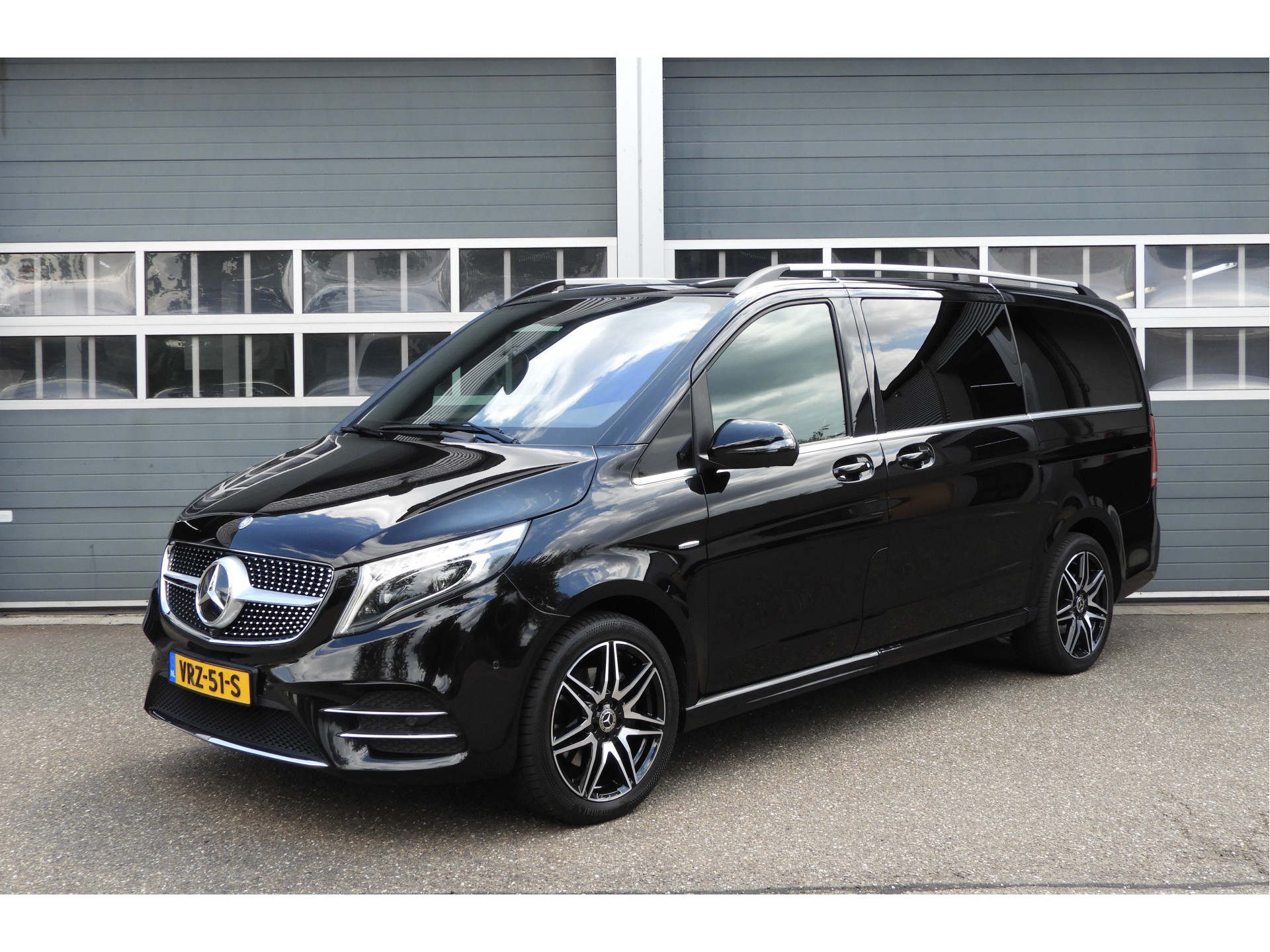 Mercedes-Benz V-Klasse 250d Lang DC AMG AUT | LEDER | 360° CAMERA | BURMESTER | LED 55461269-0.jpg | Autobedrijf Vervoort