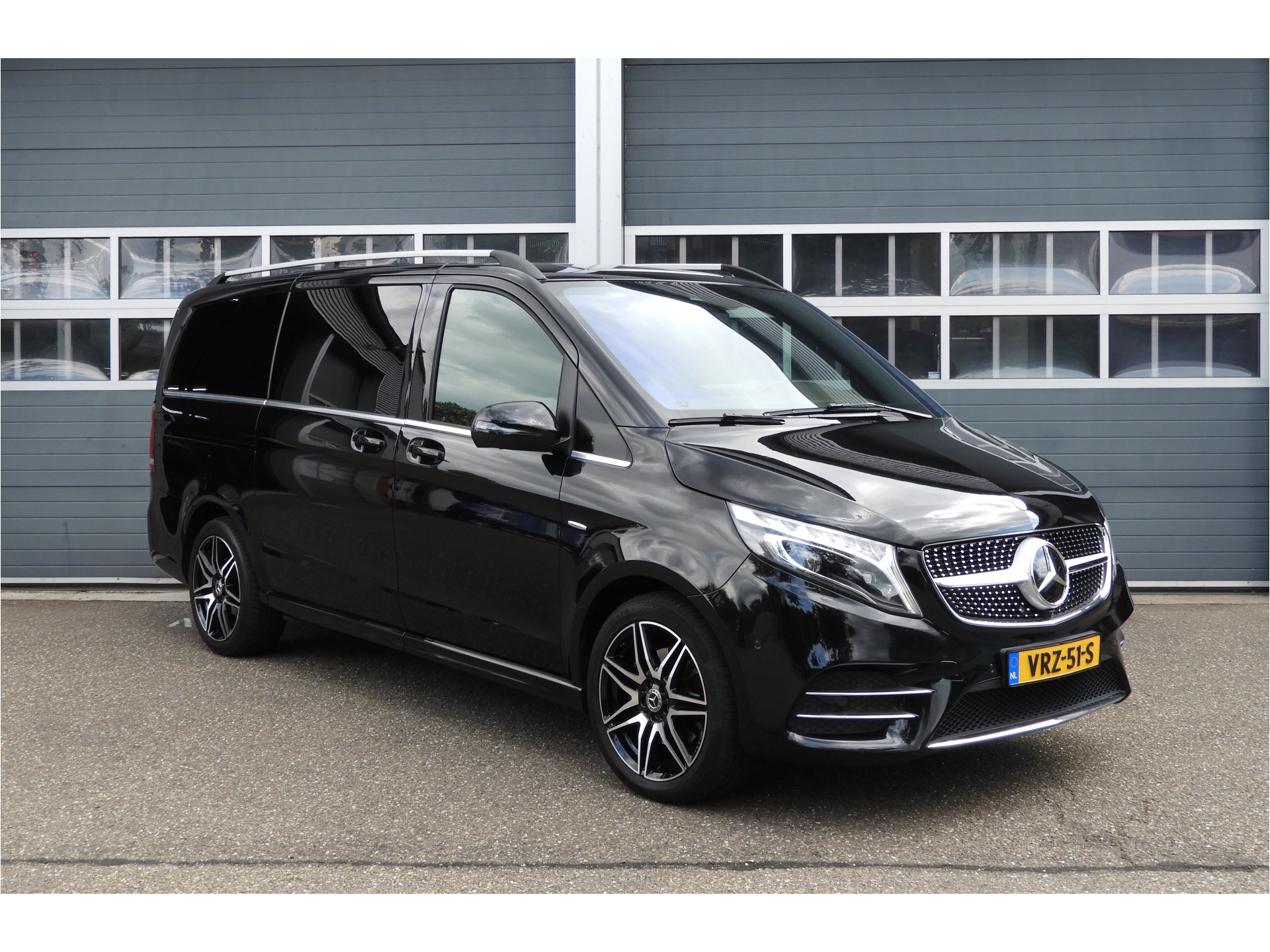 Mercedes-Benz V-Klasse 250d Lang DC AMG AUT | LEDER | 360° CAMERA | BURMESTER | LED 55461269-2.jpg | Autobedrijf Vervoort