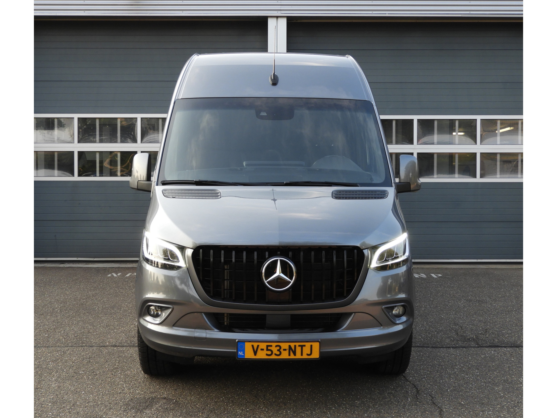 Mercedes-Benz Sprinter 317 1.9 CDI L2H2 RWD AUT | 3.5t TREKHAAK | LED | CAMERA | MBUX | CRUISE 55539841-1.jpg | Autobedrijf Vervoort