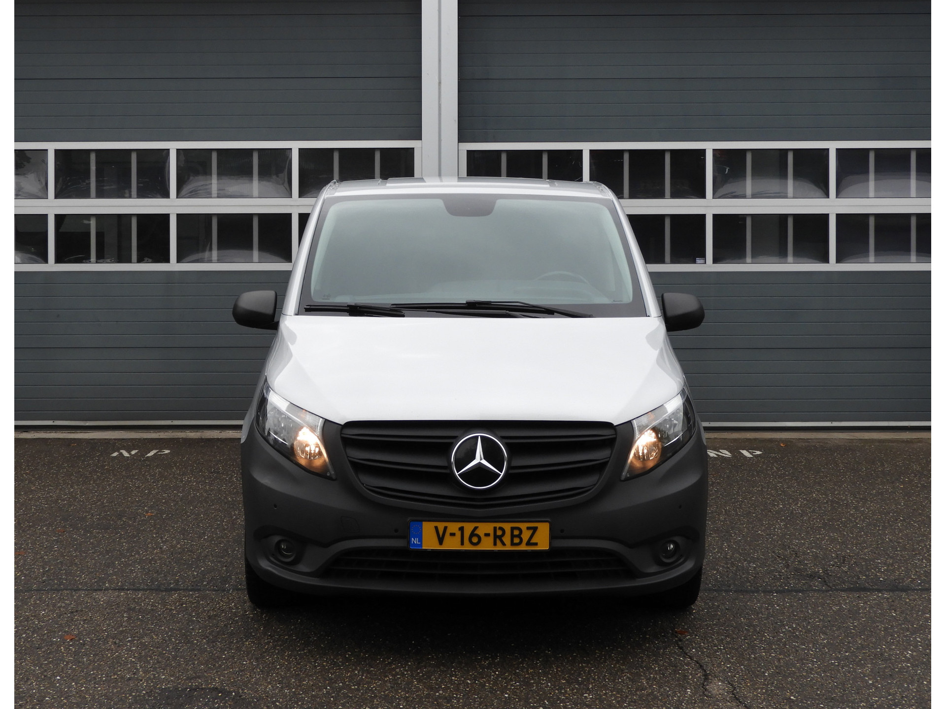 Mercedes-Benz Vito 116 CDI XL AUT 4X4 | 2X SCHUIFDEUR | TREKHAAK | DISTRONIC | CAMERA 56040565-1.jpg | Autobedrijf Vervoort