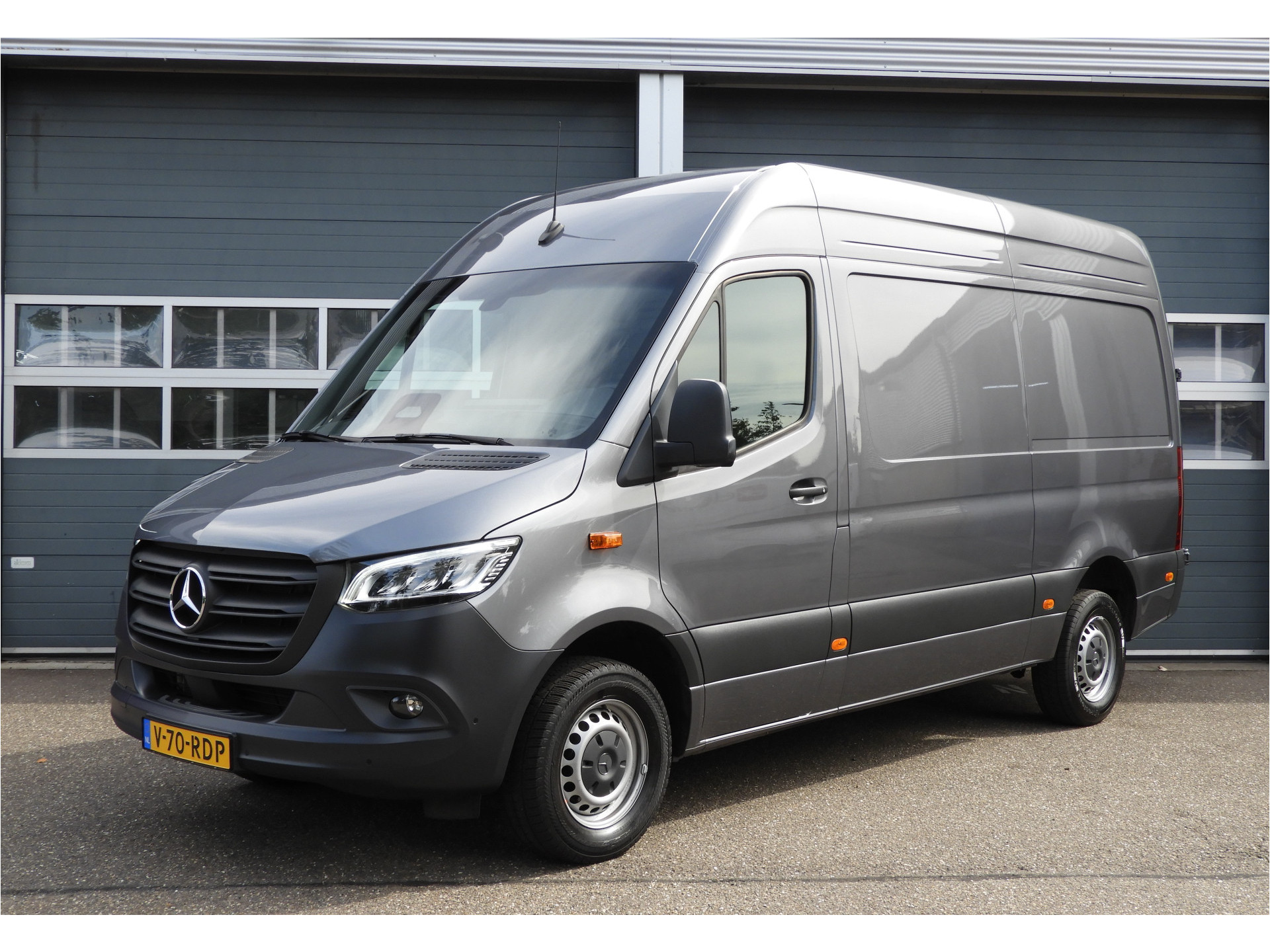 Mercedes-Benz Sprinter 317 1.9 CDI L2H2 RWD AUT | LED | CAMERA | MBUX | CRUISE 56200673-0.jpg | Autobedrijf Vervoort