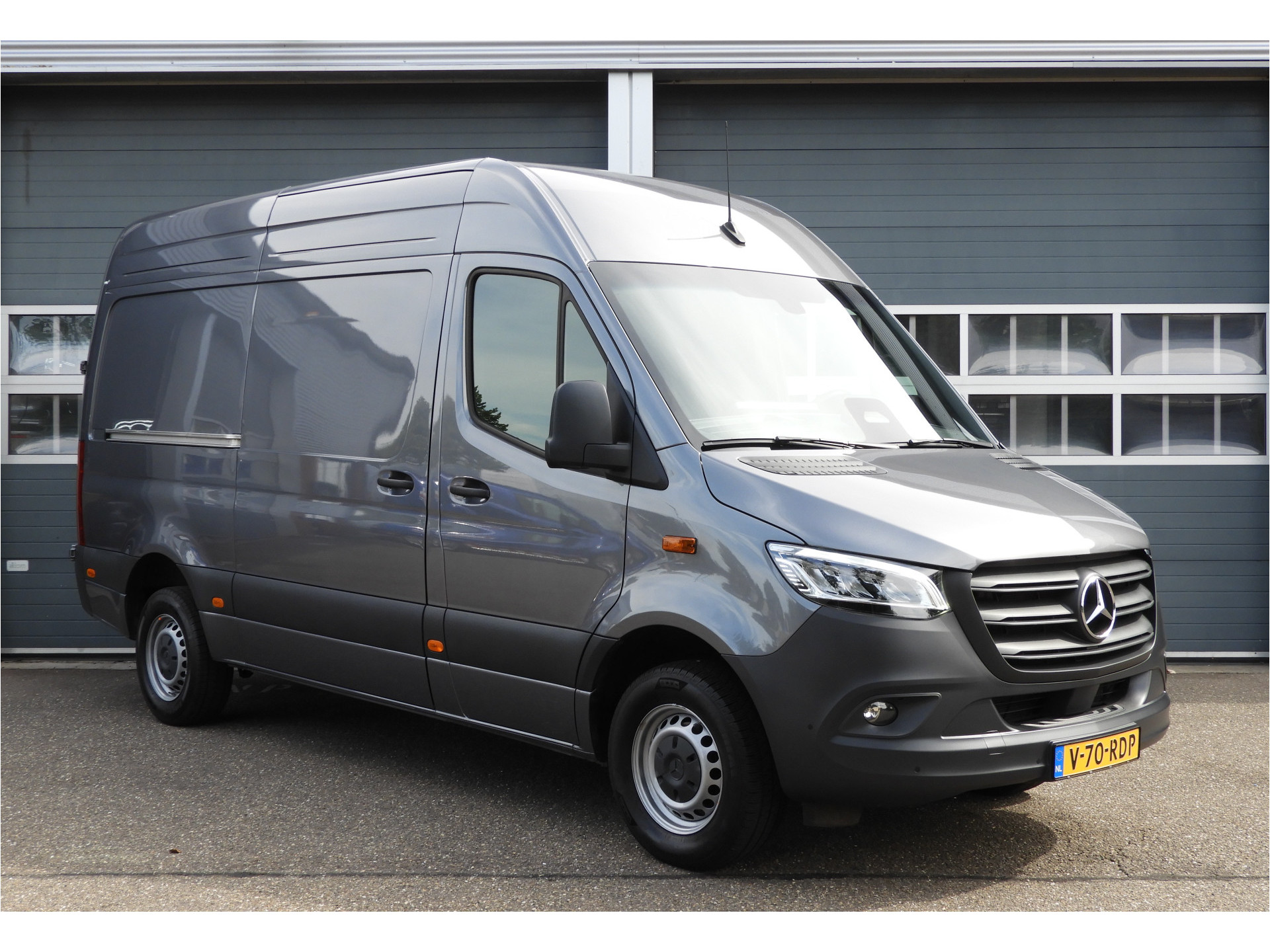 Mercedes-Benz Sprinter 317 1.9 CDI L2H2 RWD AUT | LED | CAMERA | MBUX | CRUISE 56200673-2.jpg | Autobedrijf Vervoort