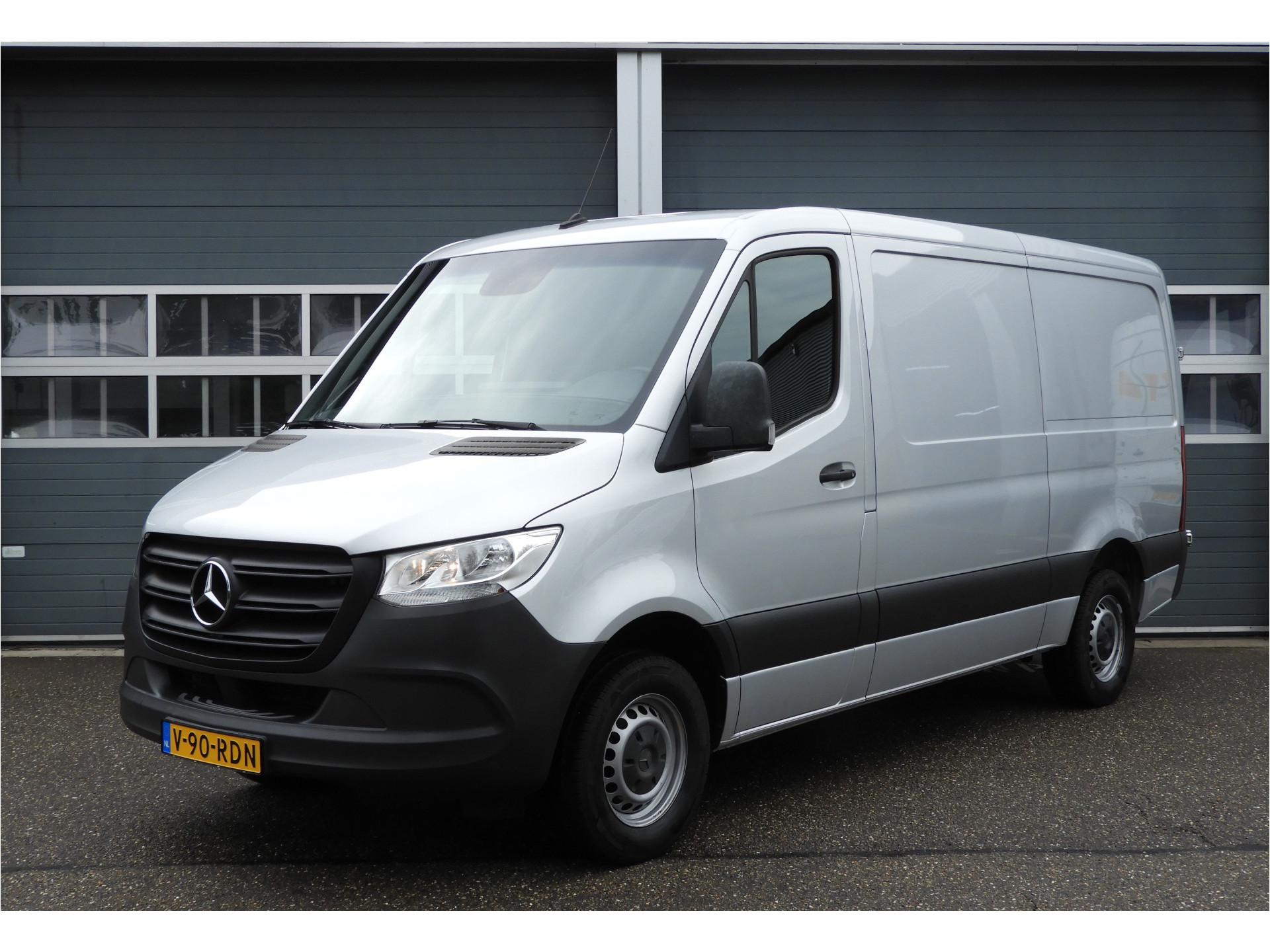 Mercedes-Benz Sprinter 315 1.9 CDI L2H1 RWD | TREKHAAK | CAMERA | CARPLAY | MBUX 56353802-0.jpg | Autobedrijf Vervoort