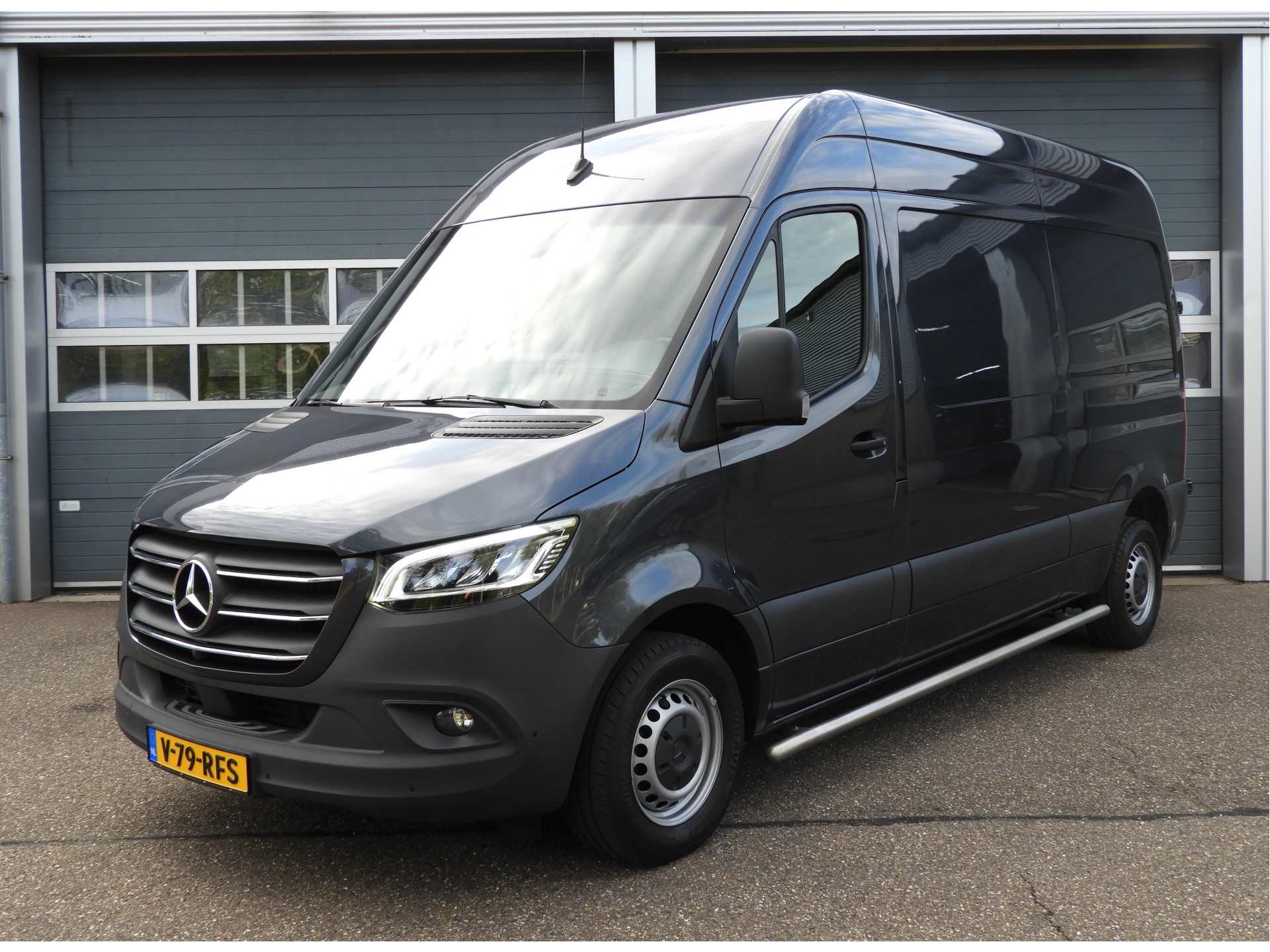 Mercedes-Benz Sprinter 315 1.9 CDI L2H2 FWD AUT | 360° CAMERA | DISTRONIC | LED | MBUX 56508919-0.jpg | Autobedrijf Vervoort