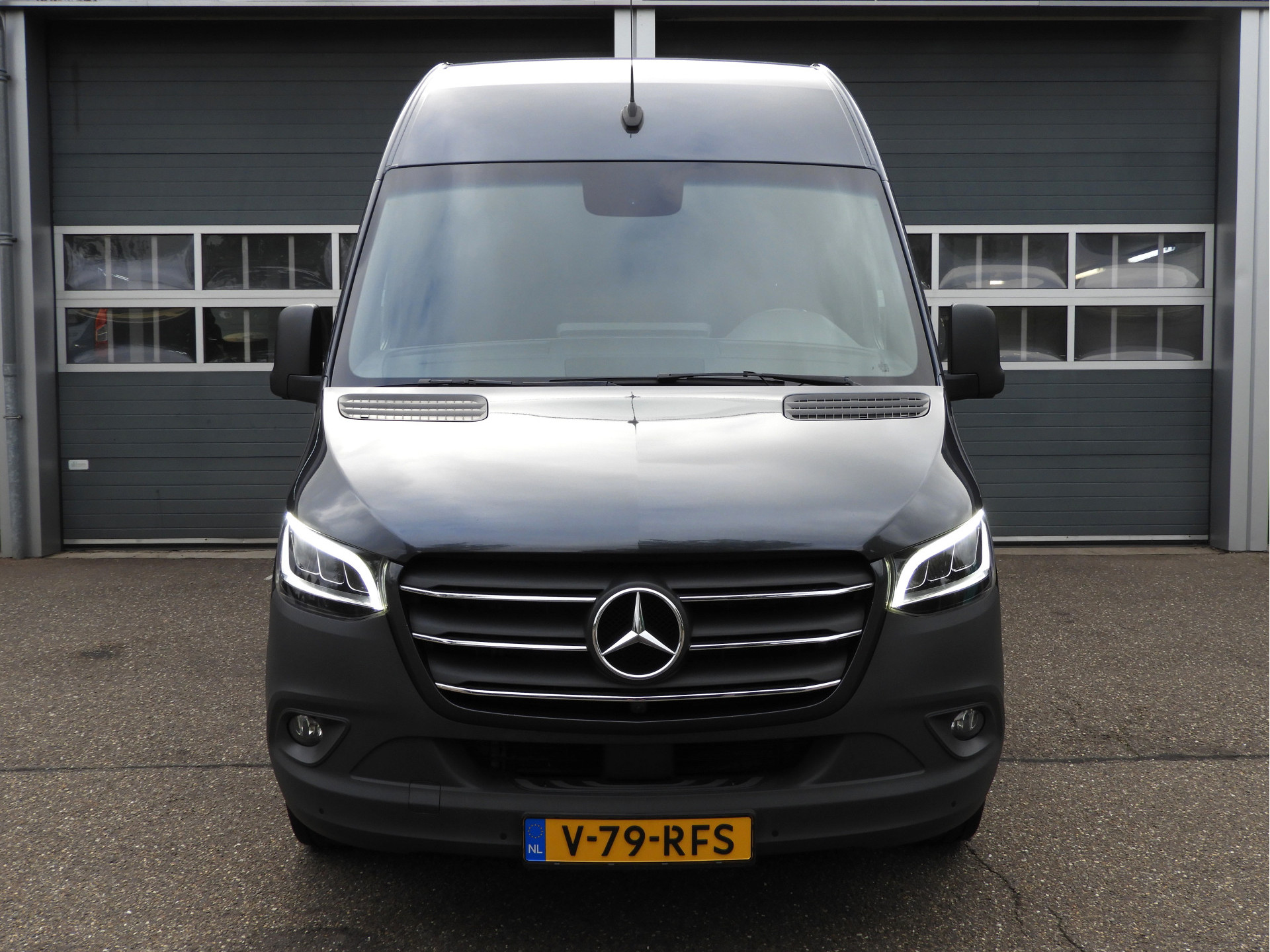 Mercedes-Benz Sprinter 315 1.9 CDI L2H2 FWD AUT | 360° CAMERA | DISTRONIC | LED | MBUX 56508919-1.jpg | Autobedrijf Vervoort