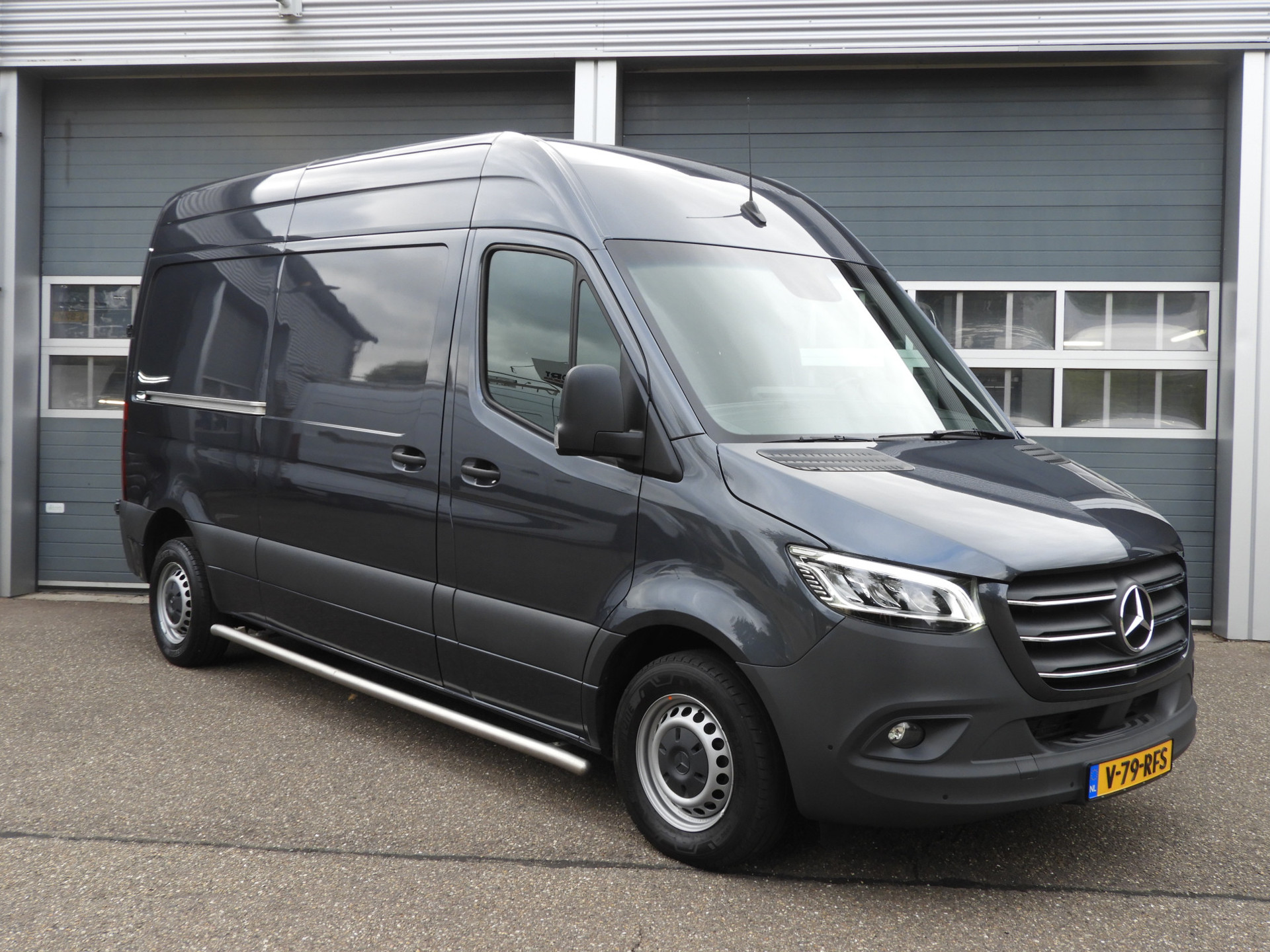 Mercedes-Benz Sprinter 315 1.9 CDI L2H2 FWD AUT | 360° CAMERA | DISTRONIC | LED | MBUX 56508919-2.jpg | Autobedrijf Vervoort