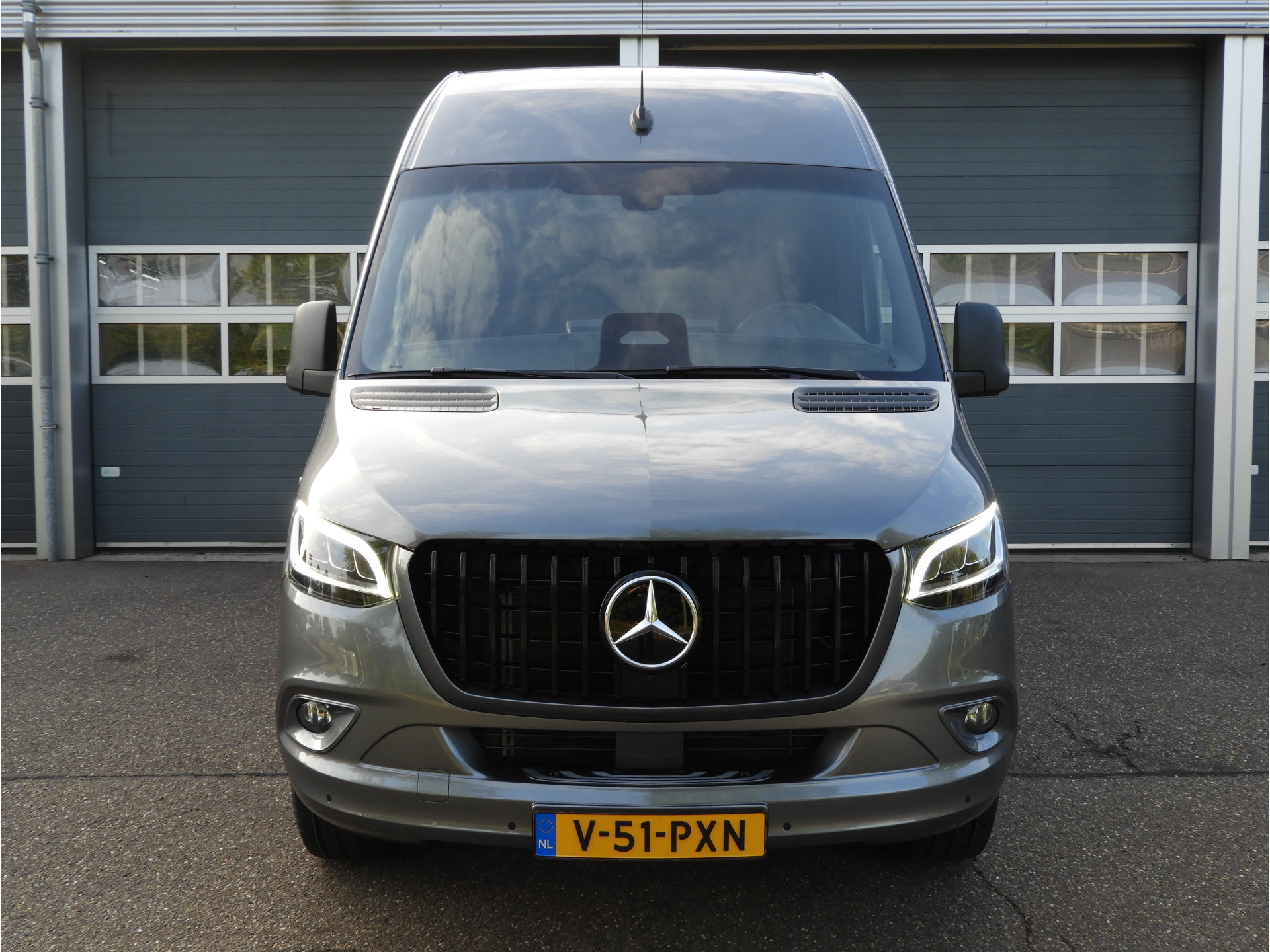 Mercedes-Benz Sprinter 317 1.9 CDI L2H2 RWD AUT | LED | MBUX | CAMERA | 18 INCH 56653791-1.jpg | Autobedrijf Vervoort