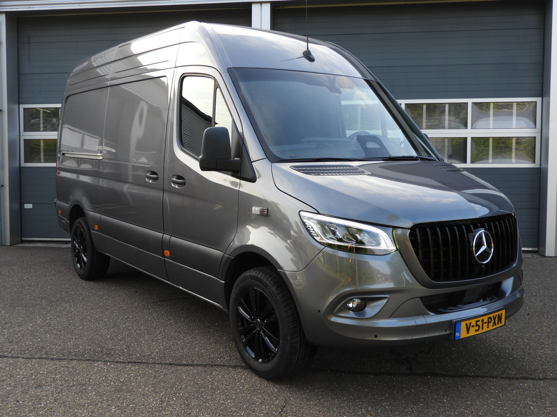 Mercedes-Benz Sprinter 317 1.9 CDI L2H2 RWD AUT | LED | MBUX | CAMERA | 18 INCH 56653791-2.jpg | Autobedrijf Vervoort