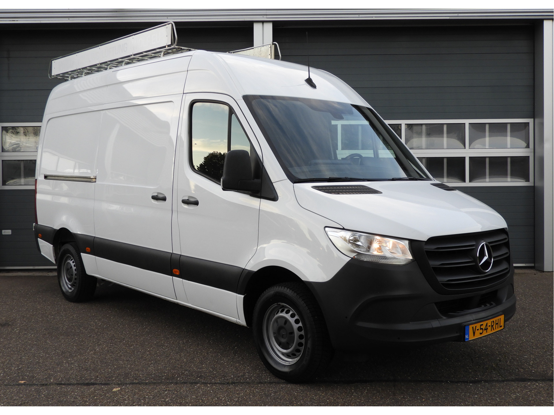 Mercedes-Benz Sprinter 316 2.2 CDI L2H2 AUT | 3.5t TREKGEWICHT | CAMERA | MBUX | IMPERIAAL 56940775-2.jpg | Autobedrijf Vervoort