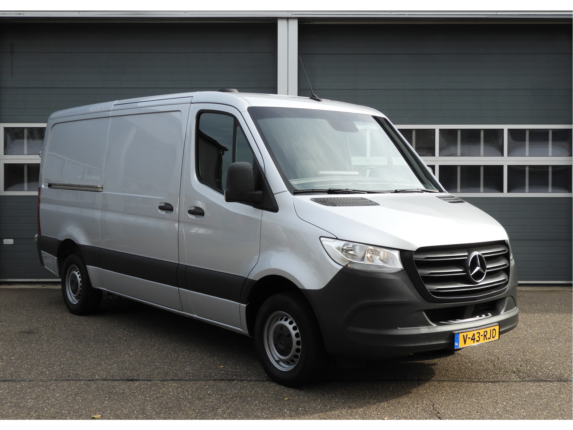 Mercedes-Benz Sprinter 315 1.9 CDI L2H1 RWD | TREKHAAK | CAMERA | MBUX | CARPLAY 57027509-2.jpg | Autobedrijf Vervoort