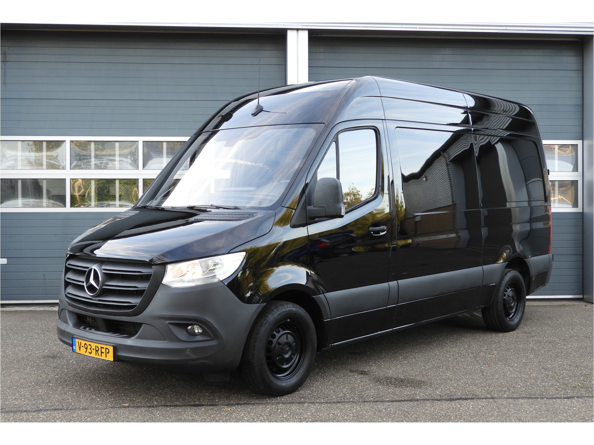 Mercedes-Benz Sprinter 315 1.9 CDI L2H2 AUT | 3.5t TREKGEWICHT | CAMERA | MBUX | CARPLAY 57167178-0.jpg | Autobedrijf Vervoort