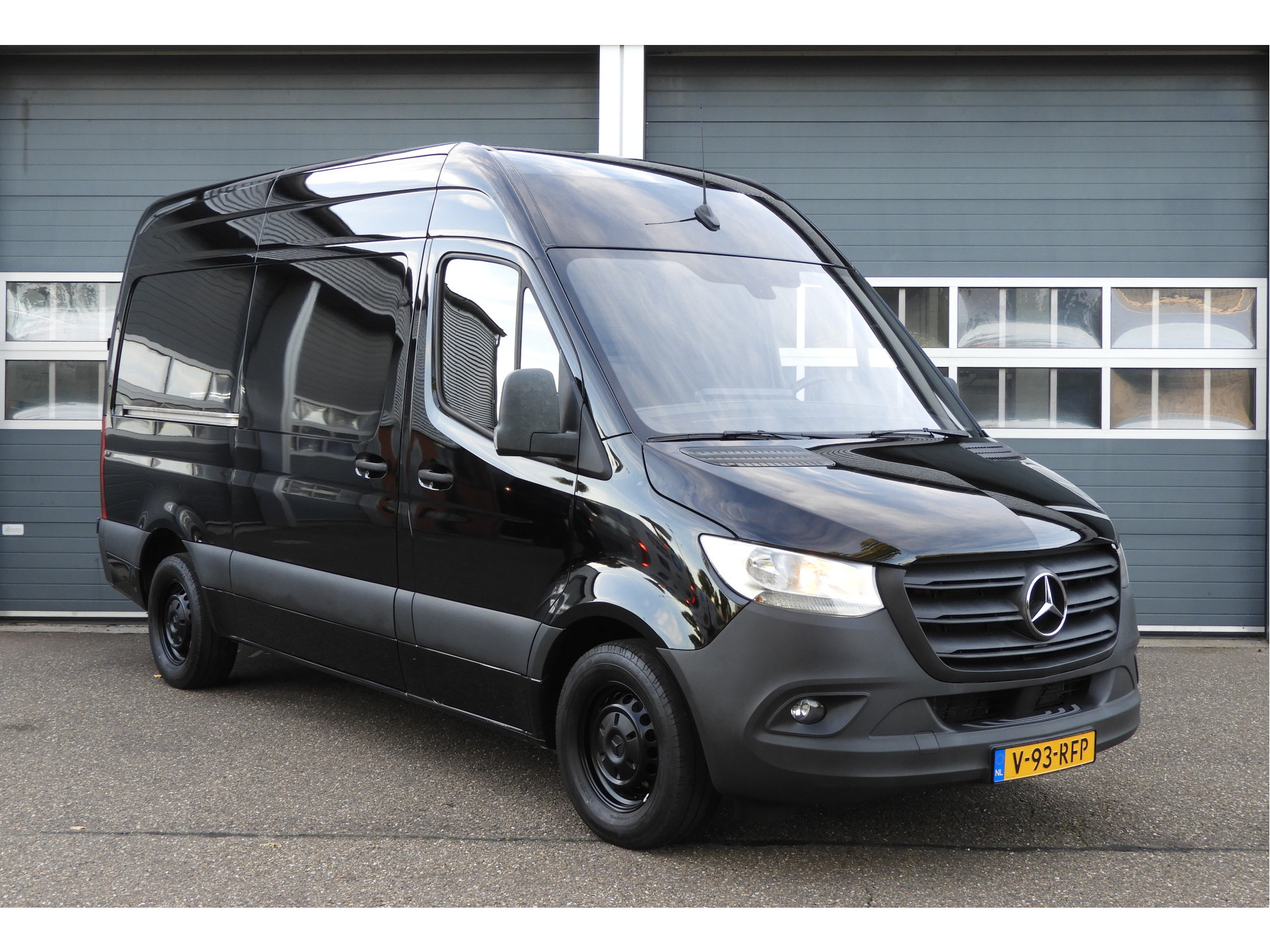 Mercedes-Benz Sprinter 315 1.9 CDI L2H2 AUT | 3.5t TREKGEWICHT | CAMERA | MBUX | CARPLAY 57167178-2.jpg | Autobedrijf Vervoort