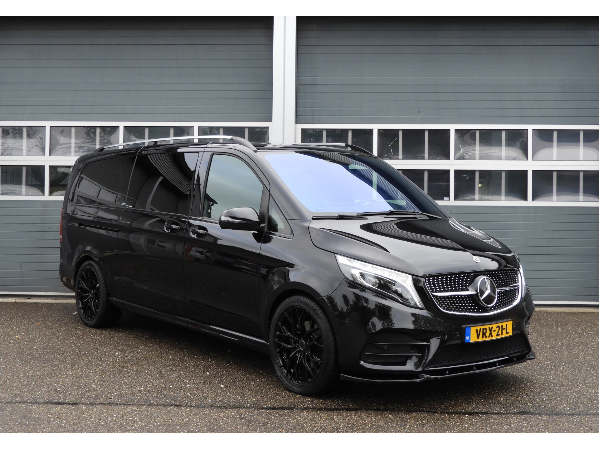 Mercedes-Benz V-Klasse 300d Extra Lang DC Avantgarde AMG AUT | LUCHTVERING | 360° CAMERA | BURMESTER 57393117-2.jpg | Autobedrijf Vervoort