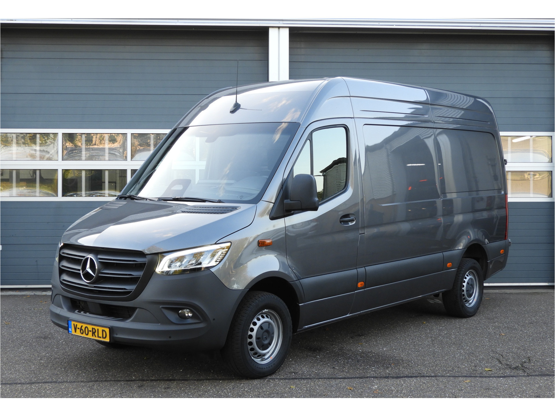Mercedes-Benz Sprinter 317 1.9 CDI L2H2 RWD AUT | LED | CAMERA | MBUX | CRUISE 57470058-0.jpg | Autobedrijf Vervoort