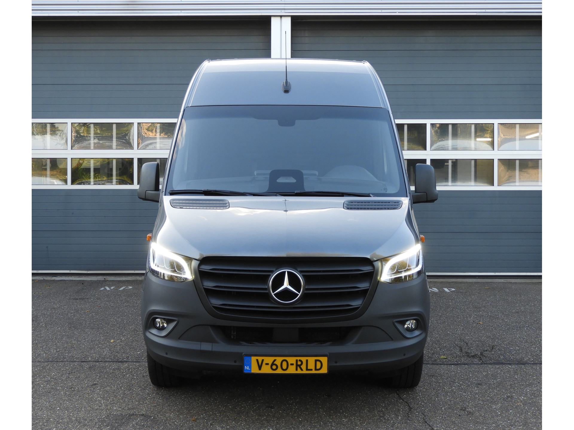 Mercedes-Benz Sprinter 317 1.9 CDI L2H2 RWD AUT | LED | CAMERA | MBUX | CRUISE 57470058-1.jpg | Autobedrijf Vervoort